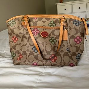 COACH | RARE! Vintage Classic Signature Peyton Clover Pocket Tote Multicolor